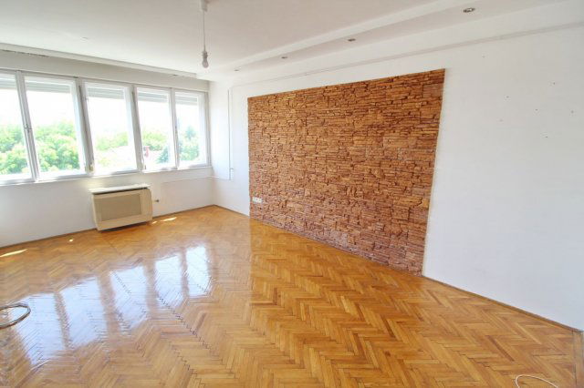 Kiadó téglalakás, albérlet, Debrecenben 200 E Ft / hó, 3 szobás