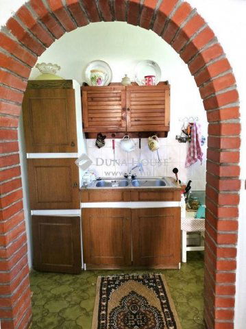 Eladó családi ház, Pécsett 39.99 M Ft, 2 szobás