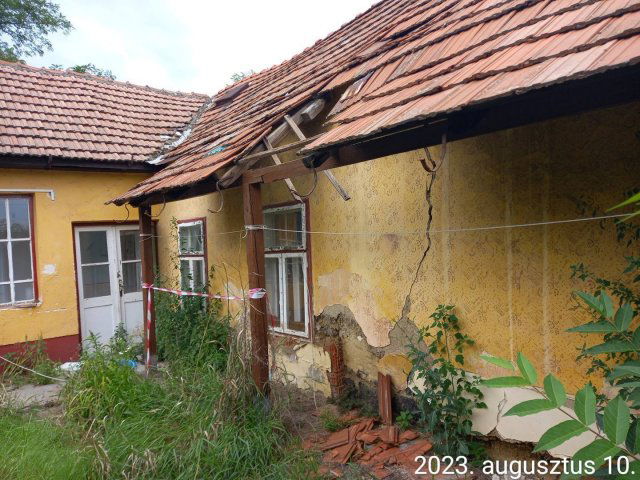 Eladó családi ház, Mezőcsáton, Dobó utcában 2.86 M Ft