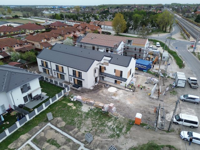 Eladó téglalakás, Dunaharasztin 102.9 M Ft, 4 szobás