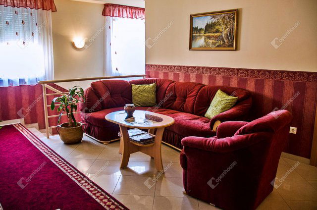 Eladó hotel, Debrecenben 649.9 M Ft, 15 szobás