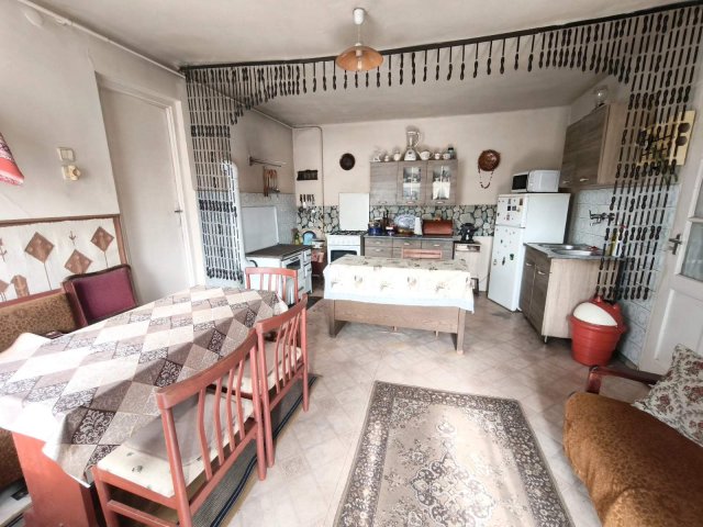 Eladó családi ház, Hangácson 14.9 M Ft, 2 szobás