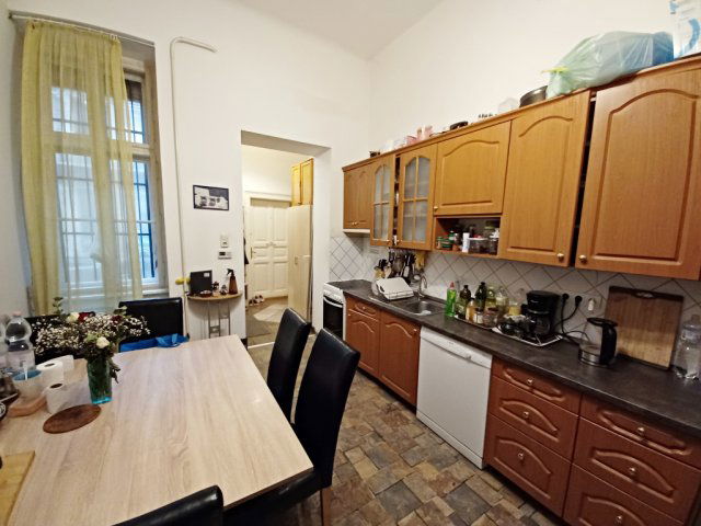 Eladó téglalakás, Budapesten, VIII. kerületben, József utcában