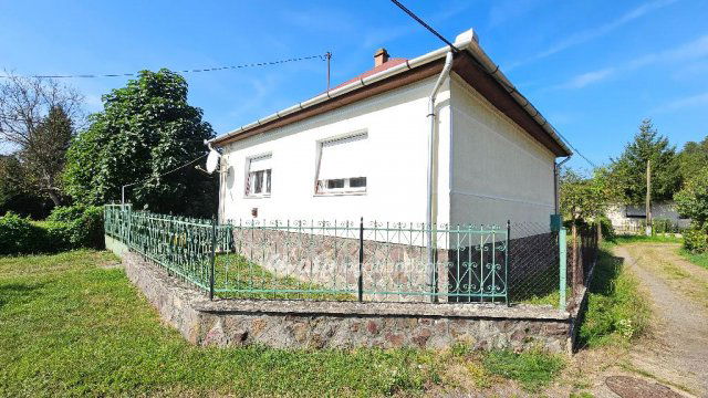 Eladó családi ház, Sirokban 22.9 M Ft, 2 szobás