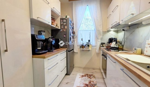 Eladó téglalakás, Szombathelyen 63.5 M Ft, 3 szobás