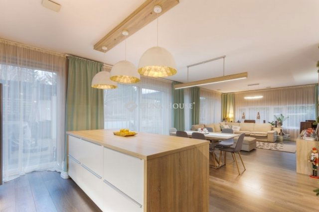 Eladó ikerház, Mogyoródon 249.9 M Ft, 5 szobás