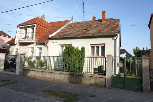 Eladó családi ház, Győrött 59.5 M Ft, 2 szobás