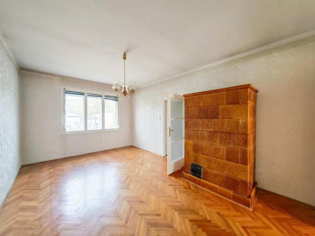Eladó téglalakás, Tatabányán 47 M Ft, 2+1 szobás