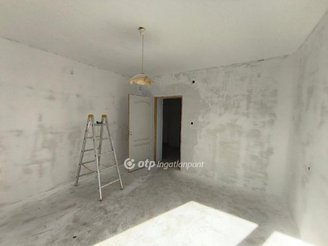 Eladó családi ház, Kondoroson 7.5 M Ft, 2+2 szobás