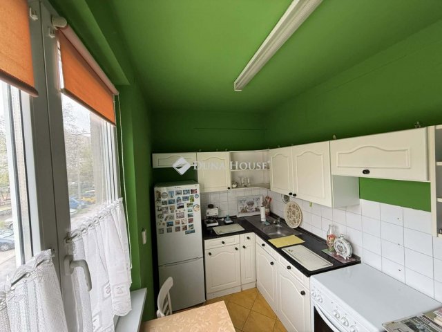 Eladó téglalakás, Tatabányán 42 M Ft, 2 szobás