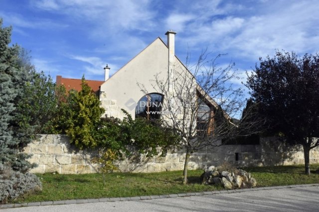 Eladó családi ház, Budajenőn 950 M Ft, 5 szobás