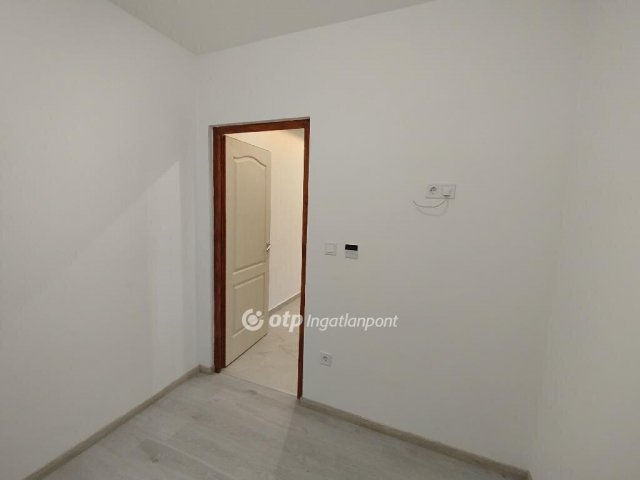 Eladó téglalakás, Komlón 29.9 M Ft / költözzbe.hu