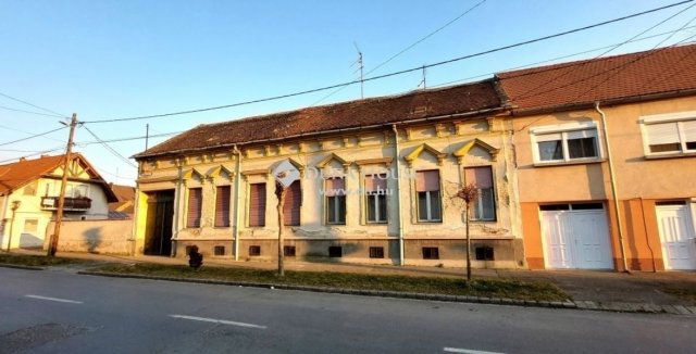 Eladó téglalakás, Szombathelyen 29 M Ft, 3 szobás