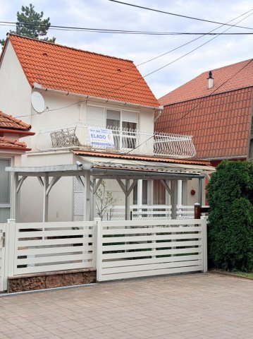 Eladó családi ház, Tatán 85 M Ft, 2 szobás