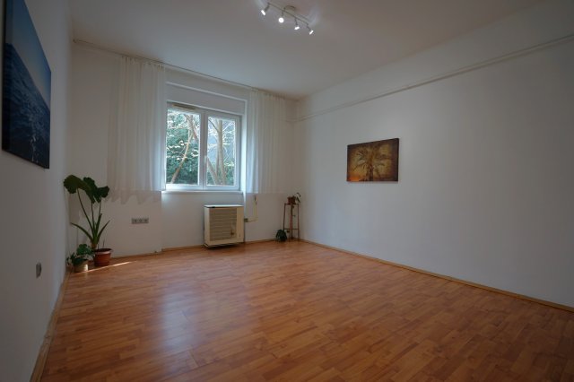 Eladó téglalakás, Budapesten, XIV. kerületben, Szobránc közben