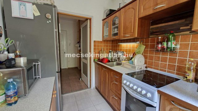 Kiadó panellakás, albérlet, Pécsett 130 E Ft / hó, 1 szobás