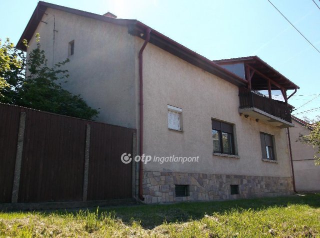 Eladó családi ház, Gyöngyösön 59.9 M Ft, 5+1 szobás