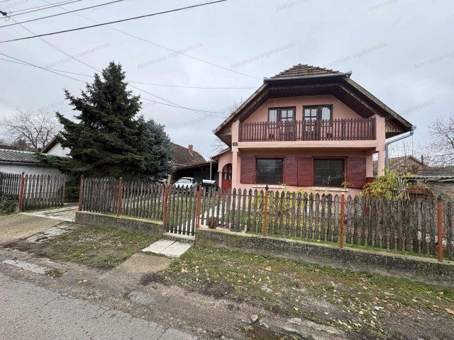 Eladó téglalakás, Gyulán 25.25 M Ft, 2 szobás