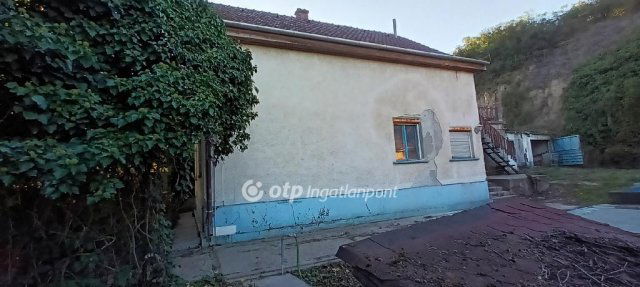 Eladó családi ház, Érden 62 M Ft, 6+1 szobás