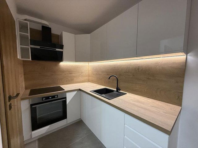 Eladó panellakás, Budapesten, III. kerületben 77.9 M Ft, 2 szobás