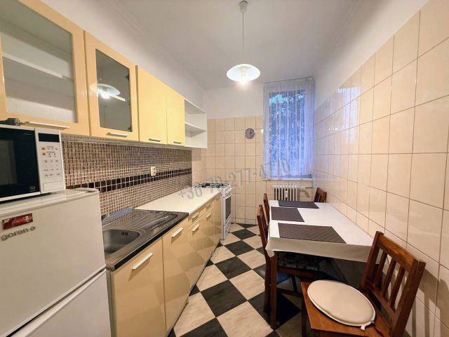 Kiadó téglalakás, albérlet, Oroszlányban, Népek barátsága utcában