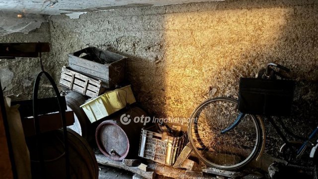 Eladó családi ház, Pápán 36.9 M Ft, 2 szobás