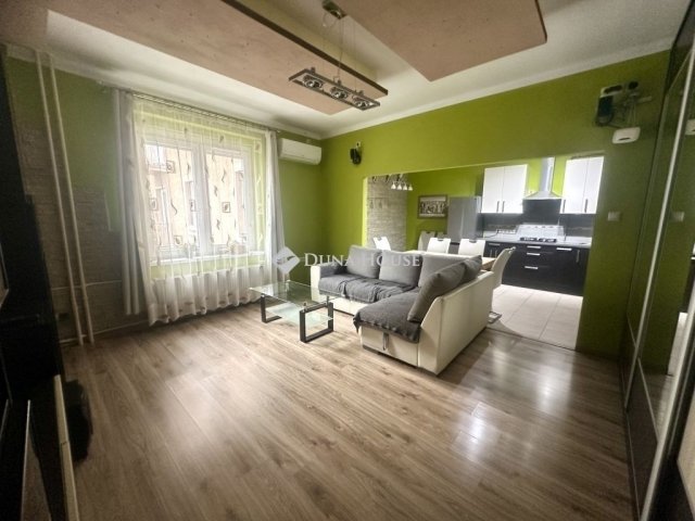 Eladó téglalakás, Budapesten, XIV. kerületben 75 M Ft, 2 szobás