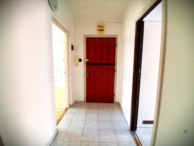 Eladó panellakás, Mosonmagyaróváron 50 M Ft, 3 szobás