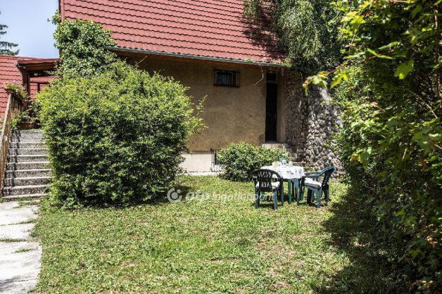 Eladó téglalakás, Komlón 42.8 M Ft, 3+1 szobás