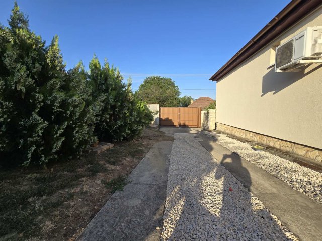 Eladó családi ház, Dombóváron 37.5 M Ft, 2+1 szobás