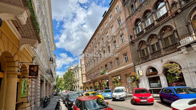 Eladó téglalakás, Budapesten, VII. kerületben 67.5 M Ft
