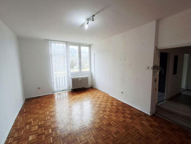 Eladó téglalakás, Tatabányán 32.4 M Ft, 1+1 szobás