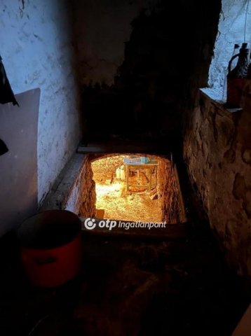 Eladó családi ház, Siklóson 11.6 M Ft, 2+1 szobás