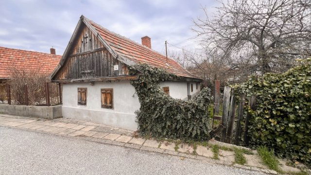 Eladó családi ház, Mezőkövesden 3.6 M Ft, 2 szobás