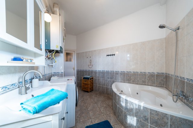 Eladó téglalakás, Budapesten, VIII. kerületben 108.5 M Ft