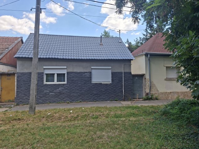 Eladó családi ház, Szolnokon 42.9 M Ft, 2 szobás