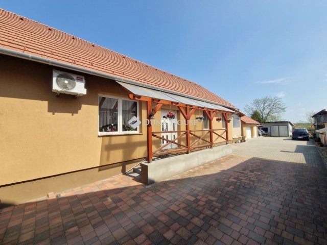 Eladó családi ház, Vaskúton 69 M Ft, 4 szobás