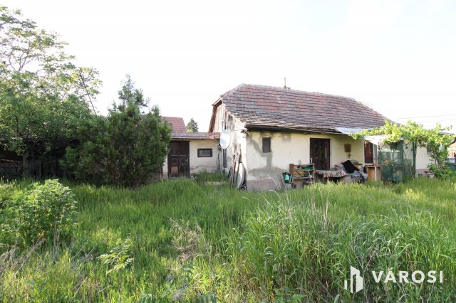 Eladó családi ház, Dunavecsén 18 M Ft, 2 szobás