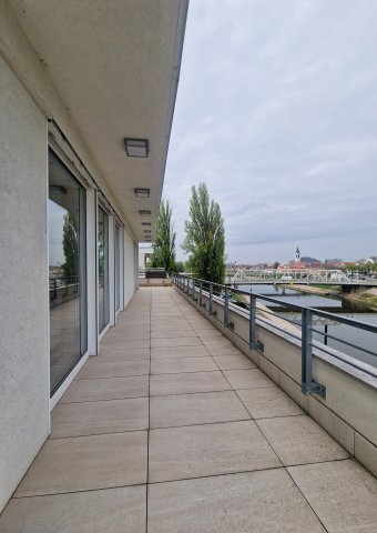 Eladó téglalakás, Győrött 410 M Ft, 3 szobás