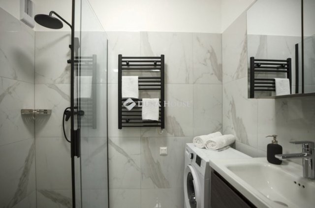 Eladó téglalakás, Budapesten, VIII. kerületben 70.745 M Ft