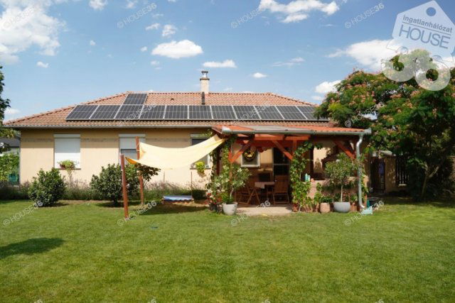 Eladó családi ház, Kecskeméten 110 M Ft, 4 szobás