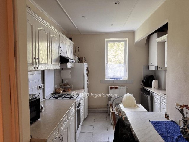 Eladó téglalakás, Mosonmagyaróváron 51.9 M Ft, 2+1 szobás