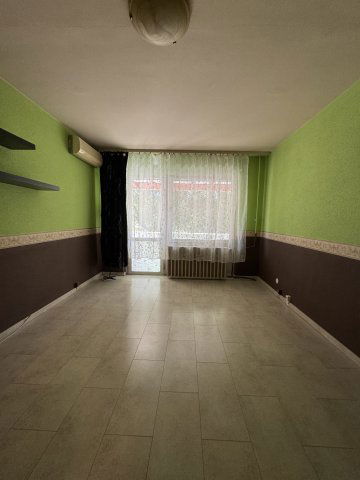 Eladó panellakás, Szegeden 39 M Ft, 1 szobás