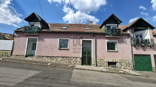 Eladó téglalakás, Pécsett 39.49 M Ft, 3 szobás