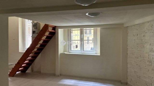 Eladó téglalakás, Budapesten, VIII. kerületben 45 M Ft, 2 szobás