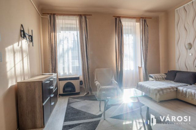 Eladó téglalakás, Szegeden 45 M Ft, 1+1 szobás