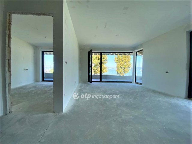 Eladó nyaraló, Balatonfenyvesen 191.4 M Ft, 3 szobás