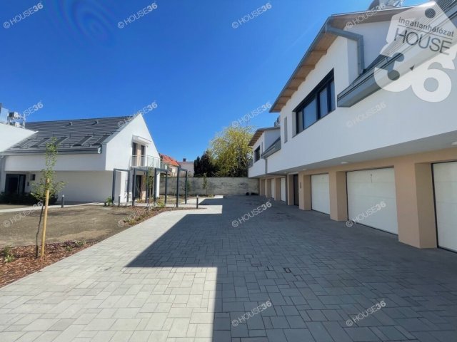Eladó téglalakás, Kecskeméten 92.5 M Ft, 3 szobás
