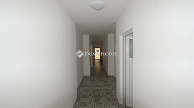 Eladó üzlethelyiség, Zalaszentivánon 130 M Ft, 2 szobás