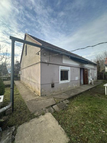 Eladó családi ház, Pécsett, Csárda utcában 27.9 M Ft, 3 szobás